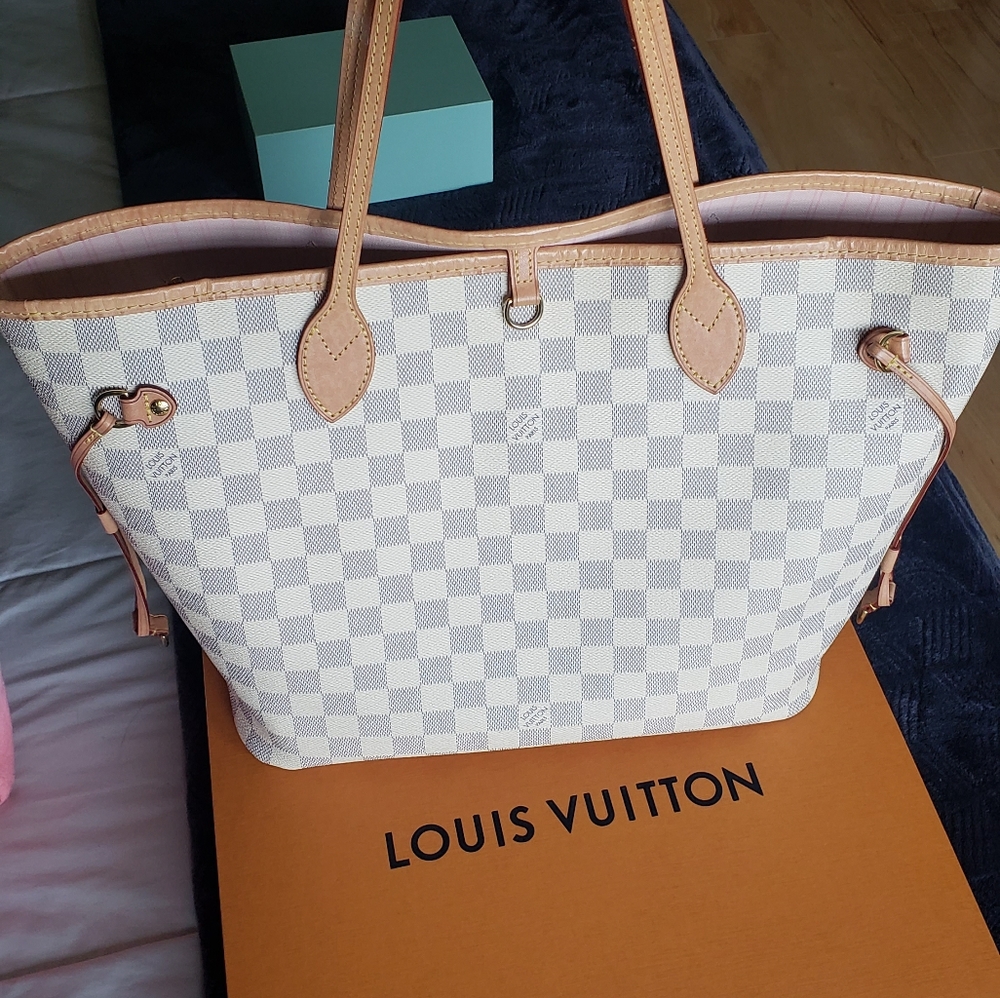 Louis Vuitton White Damier Azur Neverfull Mm w/Pou